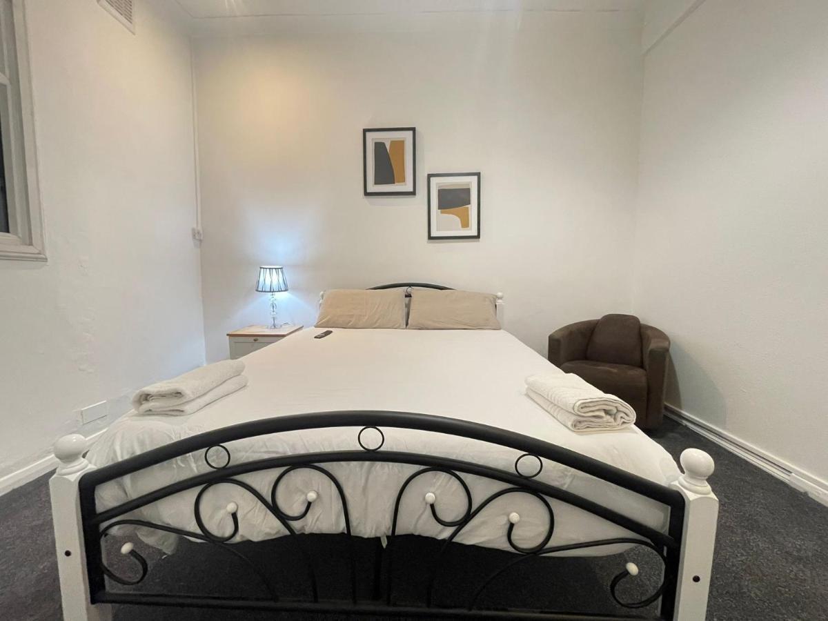 Private Double Room In Stratford London Kültér fotó