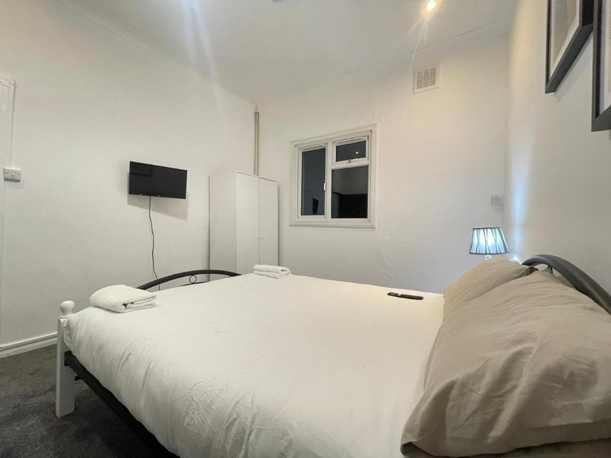 Private Double Room In Stratford London Kültér fotó